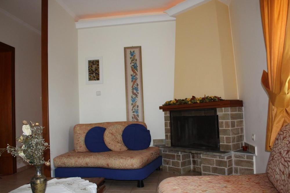 Guesthouse Liogerma Káto Loutrákion Habitación foto