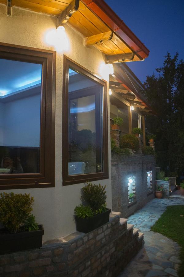 Guesthouse Liogerma Káto Loutrákion Exterior foto